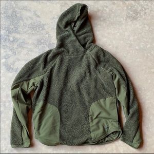 Olive Nike Sherpa🧑🏽‍🎤